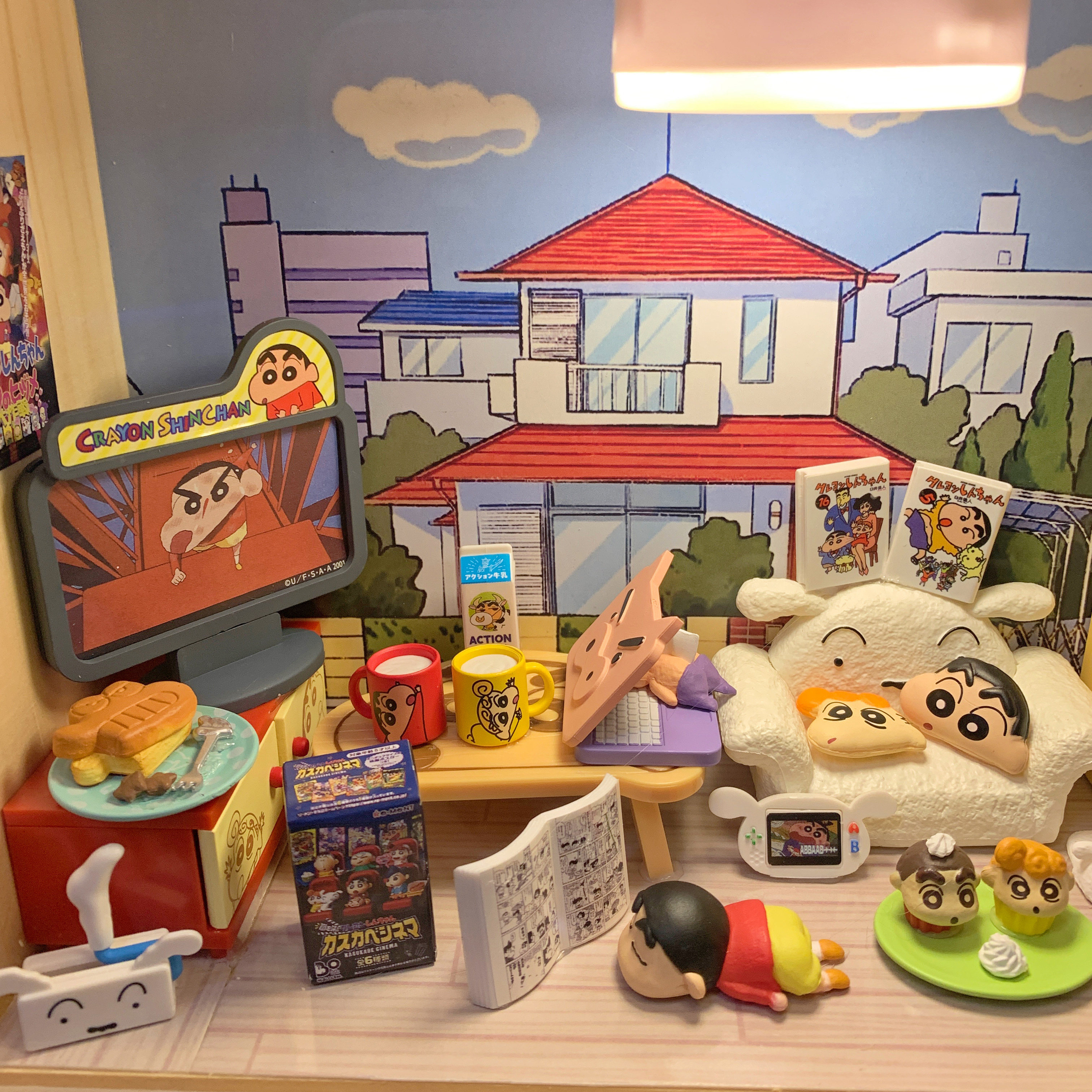 Rement Crayon Shinchan Miniatu - огляд і ціна Desk Setup Equipment