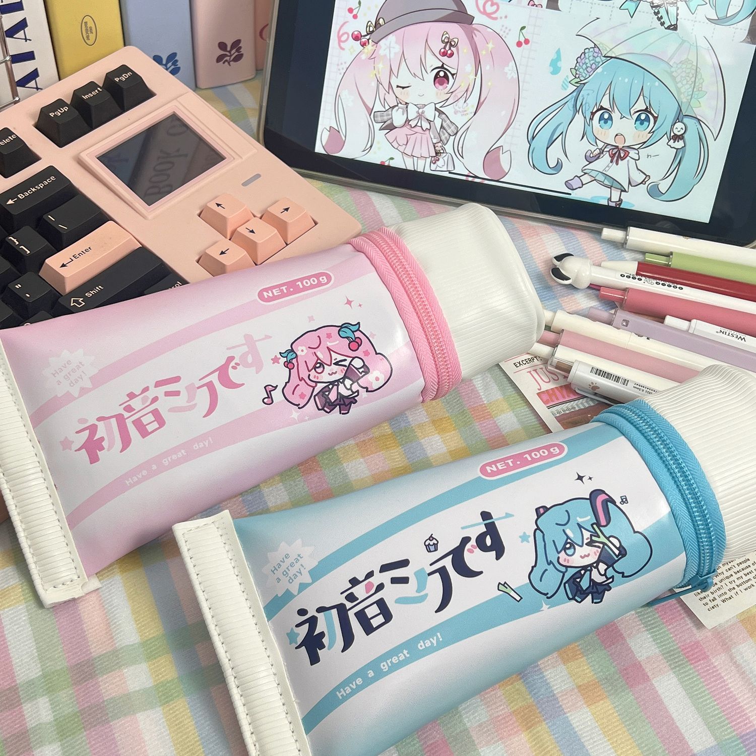 Hatsune Miku Simulation Toothp - огляд і ціна Desk Setup Organization